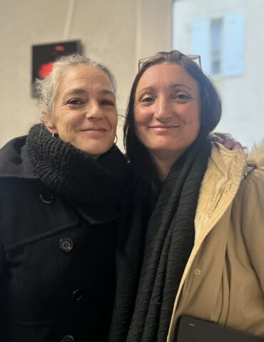 Claire et Johanna : Mobilisation à Saint-Pierre-d'Aurillac contre la fermeture d'une classe