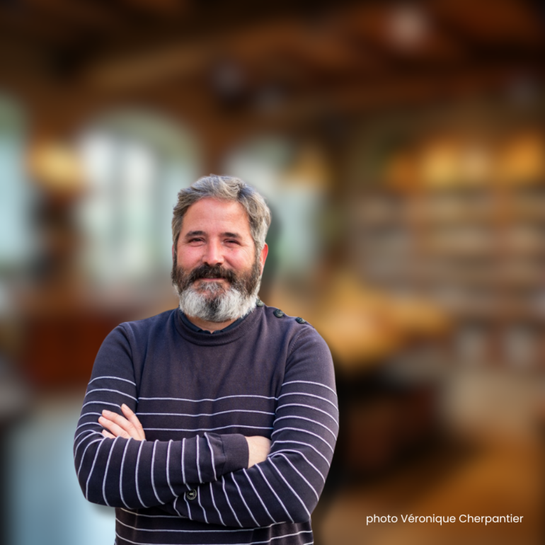 L'Esprit Vigneron à Soussac : une épicerie-cave qui met à l'honneur les vins des vignerons indépendants et les produits du terroir de l'Entre-Deux-Mers.