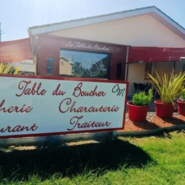 La commune de Sauveterre-de-Guyenne manifeste sa solidarité avec la Table du Boucher après l'incendie.