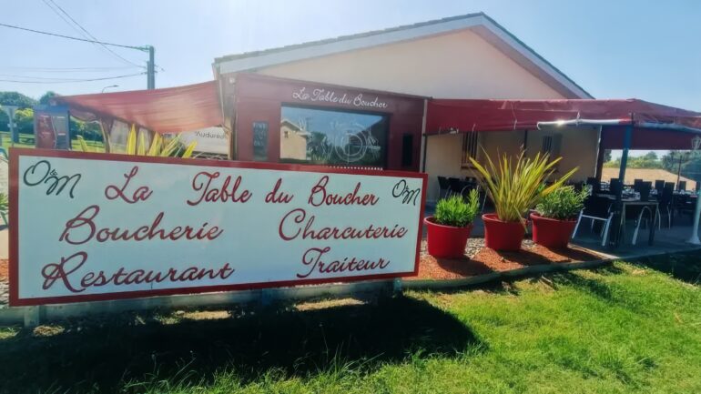 La commune de Sauveterre-de-Guyenne manifeste sa solidarité avec la Table du Boucher après l'incendie.