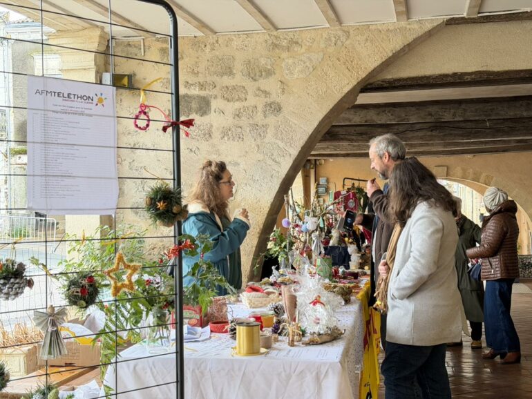 Revivez le Téléthon à Sauveterre-de-Guyenne avec l'équipe de REM 98.4. Artisanat, garbure et convivialité sous la bastide pour soutenir la recherche.